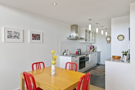 Photo of property in Portal Apartments, 8a/42 Cable Street, Te Aro, Wellington, 6011