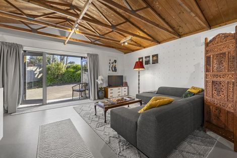 Photo of property in 37 Main Road, Raglan, 3225