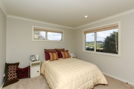 Photo of property in 15 Adam Lile Drive, Highlands Park, New Plymouth, 4312