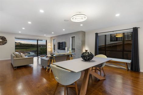 Photo of property in 19 Turutu Place, Long Bay, Auckland, 0630