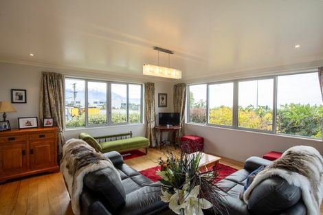 Photo of property in 9 Hawthorne Road, Kaikoura, 7300