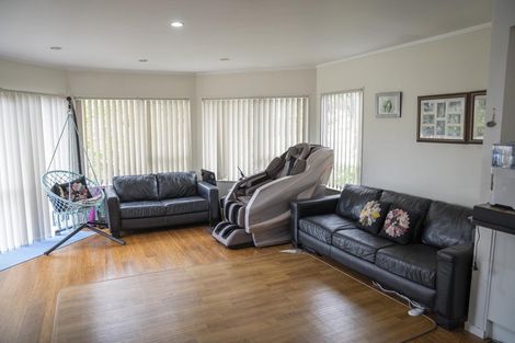 Photo of property in 13 Gala Place, Henderson, Auckland, 0612