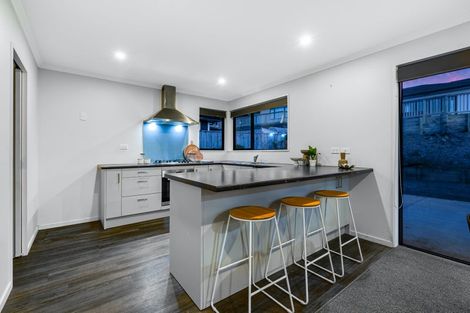 Photo of property in 5 Ihakara Arthur Lane, Aotea, Porirua, 5024