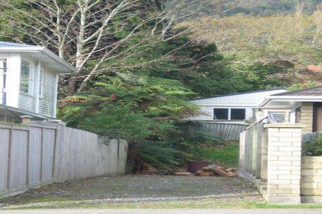 Photo of property in 359 Stokes Valley Road, Stokes Valley, Lower Hutt, 5019