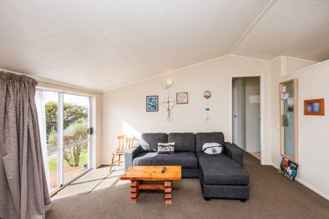 Photo of property in 28 Tiller Close, Kelvin Grove, Palmerston North, 4414