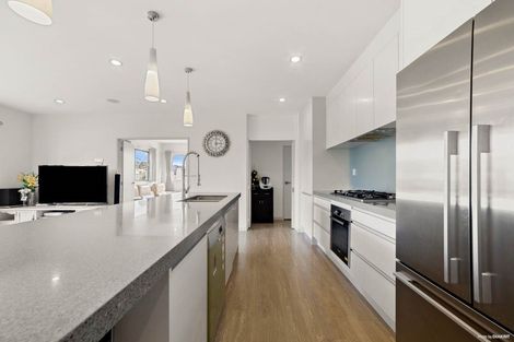 Photo of property in 36 Sohlue Place, Oteha, Auckland, 0632