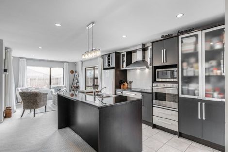 Photo of property in 86 Seabrook Avenue, New Lynn, Auckland, 0600