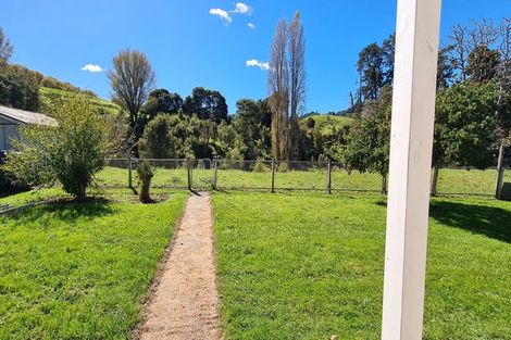 Photo of property in 76 Takapau Road, Tolaga Bay, 4077