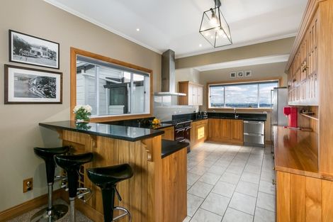 Photo of property in 24 Seapoint Road, Bluff Hill, Napier, 4110