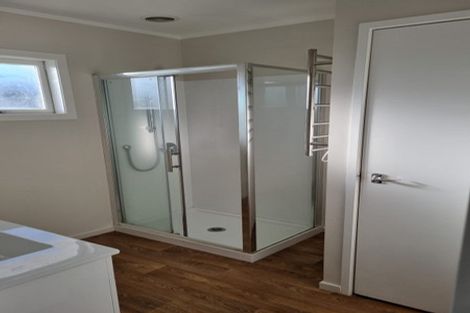 Photo of property in 16 Okareka Place, Pakuranga Heights, Auckland, 2010