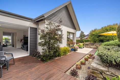 Photo of property in 70 Forest Heights, Wanaka, 9305