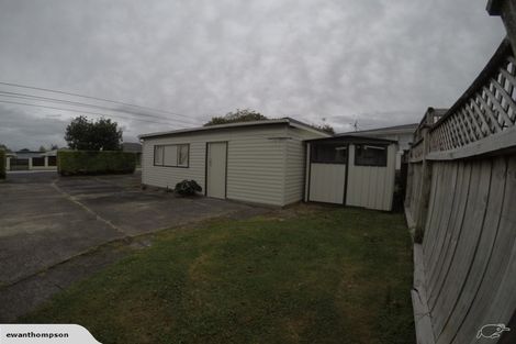 Photo of property in 2 Hereford Street, Te Atatu Peninsula, Auckland, 0610