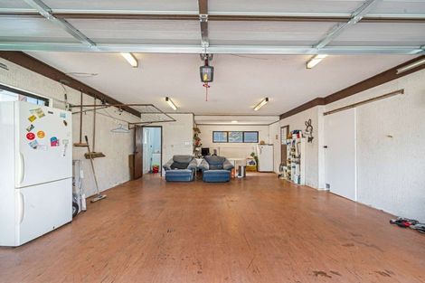 Photo of property in 1/248 Great North Road, Henderson, Auckland, 0612