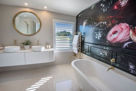 Photo of property in 31a Stanley Point Road, Stanley Point, Auckland, 0624
