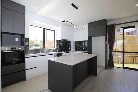 Photo of property in 58a Sorrel Crescent, Bucklands Beach, Auckland, 2012