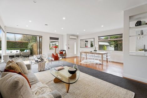 Photo of property in 10 Kingsway, Three Kings, Auckland, 1024