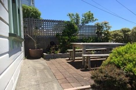 Photo of property in 21 Dorking Road, Brooklyn, Wellington, 6021