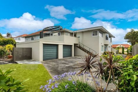 Photo of property in 2a Midway Avenue, Castor Bay, Auckland, 0620