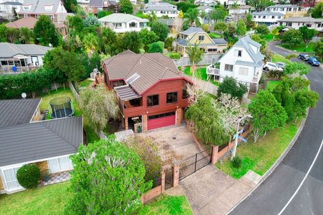 Photo of property in 10 Ballini Rise, West Harbour, Auckland, 0618