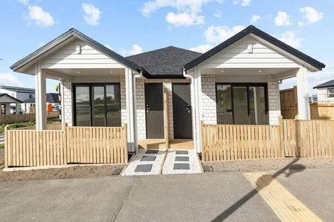 Photo of property in 12 Rorotu Avenue, Karaka, Papakura, 2113