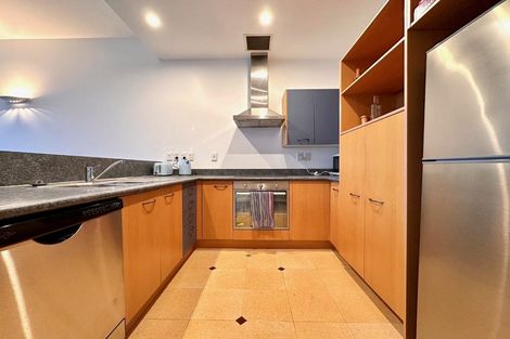 Photo of property in De Vere Apartments, 4/23 Tennyson Street, Te Aro, Wellington, 6011