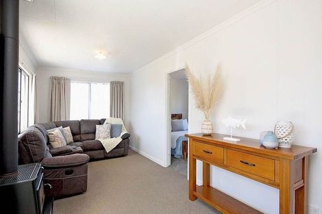Photo of property in 5 Linklater Avenue, Foxton Beach, Foxton, 4815