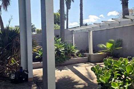 Photo of property in 213 Whangaparaoa Road, Red Beach, 0932
