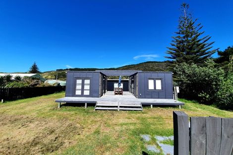 Photo of property in 11b Centreway Road, Port Waikato, 2695