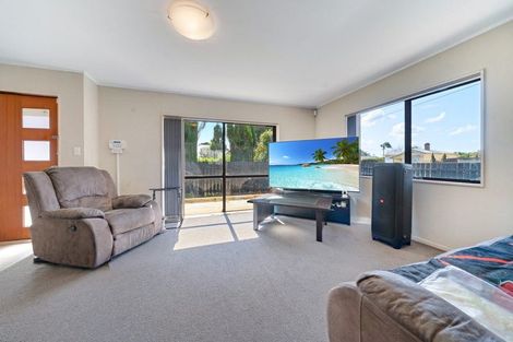 Photo of property in 1/3 Kelvin Road, Papakura, 2110