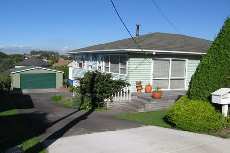 Photo of property in 6 Windsor Place, Windsor Park, Auckland, 0630