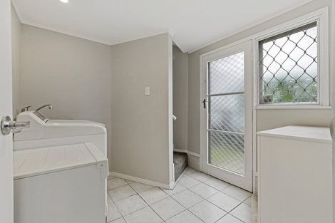 Photo of property in 3 Boundary Road, Opaheke, Papakura, 2113