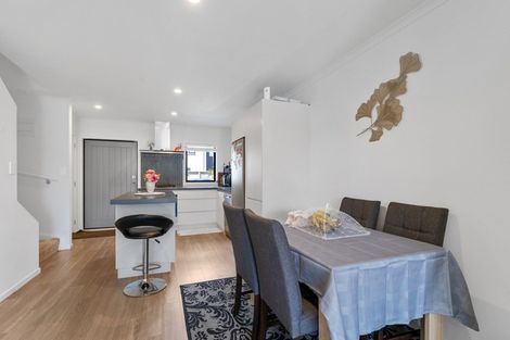 Photo of property in 19/9 Surrey Street, Tawa, Wellington, 5028