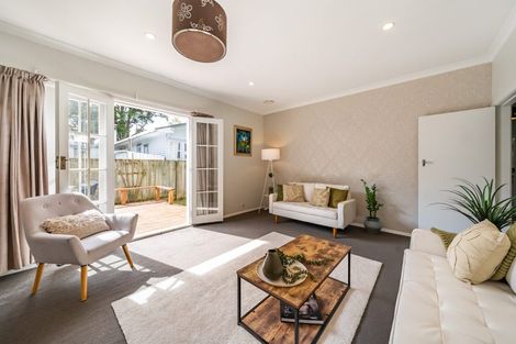 Photo of property in 2 Wood Street, Wallaceville, Upper Hutt, 5018