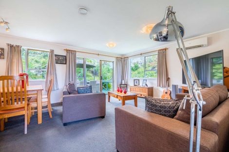 Photo of property in 16 Pankhurst Place, Sunnyvale, Auckland, 0612