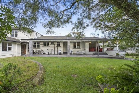 Photo of property in 9 Athlone Place, Hokowhitu, Palmerston North, 4410