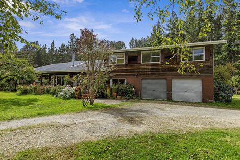 Photo of property in 84 Crowther Road, Wainuiomata, 5373