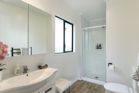 Photo of property in 19 Erlestoke Crescent, Churton Park, Wellington, 6037