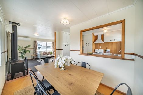 Photo of property in 31 Aniseed Grove, Timberlea, Upper Hutt, 5018