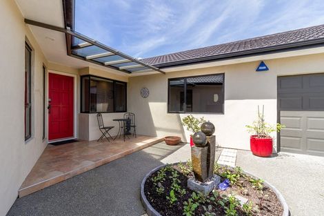 Photo of property in 11 Rutland Place, Taradale, Napier, 4112
