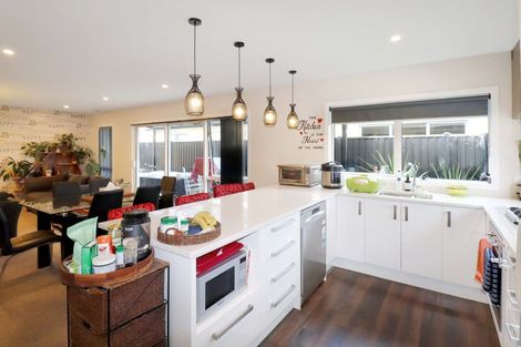 Photo of property in 11 Filmer Crescent, Wallaceville, Upper Hutt, 5018