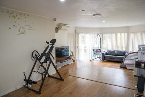 Photo of property in 13 Gala Place, Henderson, Auckland, 0612