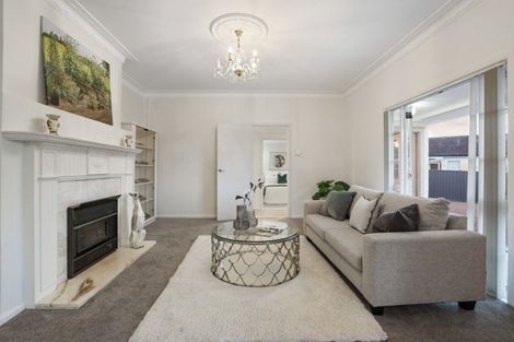 Photo of property in 5 Pohutukawa Road, Whenuapai, Auckland, 0618