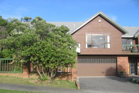 Photo of property in 18 Kinnel Grove, Papakowhai, Porirua, 5024