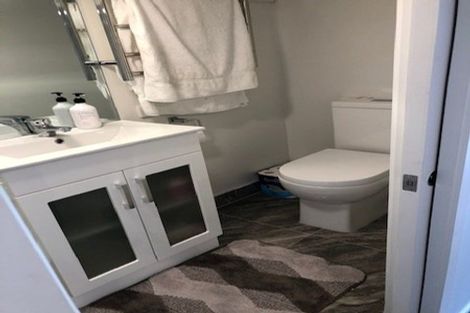 Photo of property in 8 Kopiko Way, Brooklyn, Wellington, 6021