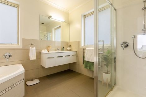 Photo of property in 118 Kent Terrace, Taradale, Napier, 4112