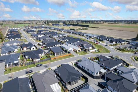 Photo of property in 28 Chatsworth Avenue, Rangiora, 7400