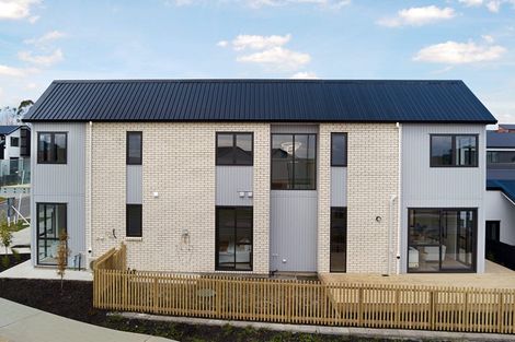 Photo of property in 37 Paretao Street, Massey, 0614