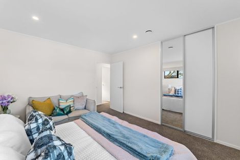 Photo of property in 1/14 Kupari Place, Totara Vale, Auckland, 0629