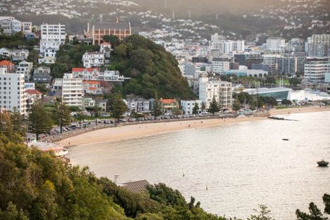 Photo of property in 20 The Crescent, Roseneath, Wellington, 6011