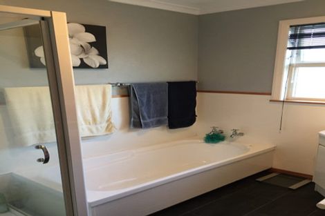 Photo of property in 18 Richmond Avenue, Takaro, Palmerston North, 4410